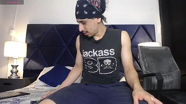 Sr Magnus  online show from 02/04/25, 01:06