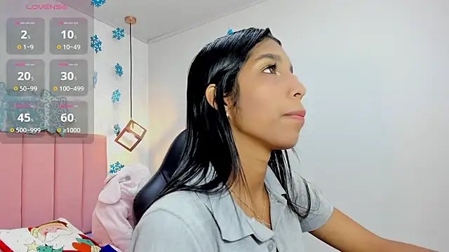 Snapshot of MAYROBERTSS chatting on 01/04/25, 12:05 MAYROBERTSS online show from 01/04/25, 12:05