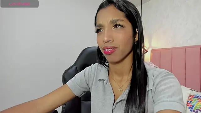 Snapshot of MAYROBERTSS chatting on 01/11/25, 12:18 MAYROBERTSS online show from 01/11/25, 12:18