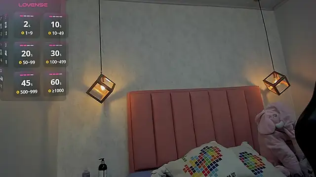 Snapshot of MAYROBERTSS chatting on 02/04/25, 12:11 MAYROBERTSS online show from 02/04/25, 12:11