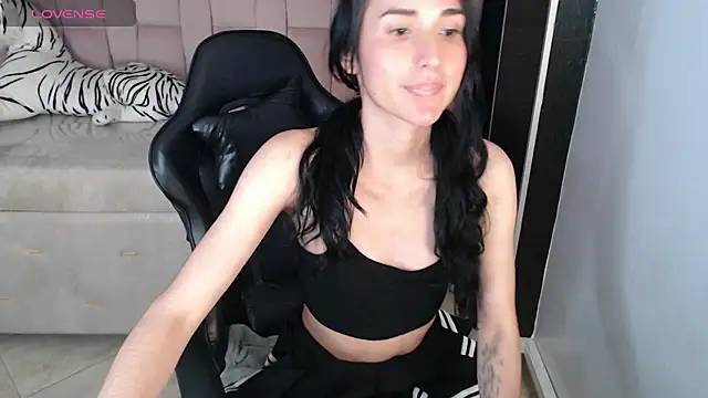 Snapshot of jesi_daniels_b chatting on 12/10/24, 10:47 jesi daniels b online show from 12/10/24, 10:47