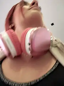 ariiel  online show from 12/03/24, 07:44