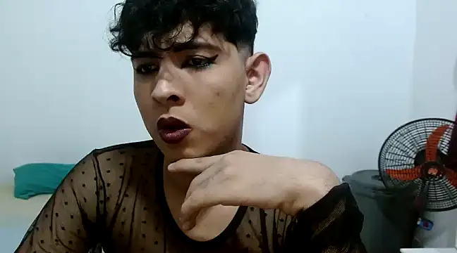 estefania224 online show from 02/21/25, 10:39