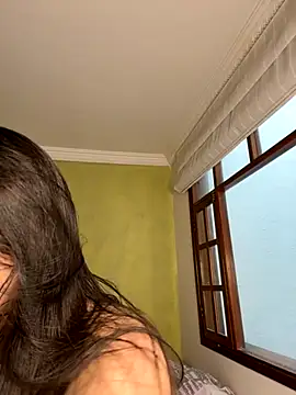 Snapshot of aurora_divine chatting on 10/12/25, 12:04 aurora divine online show from 10/12/25, 12:04