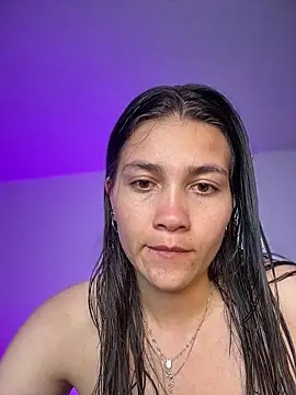 Snapshot of aurora_divine chatting on 05/15/26, 06:59 aurora divine online show from 05/15/26, 06:59