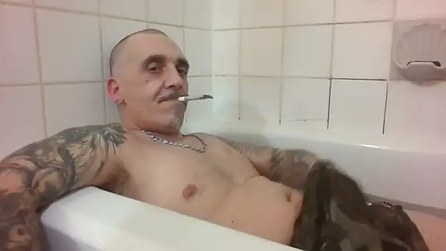 CandiedPompano online show from 09/26/25, 04:16