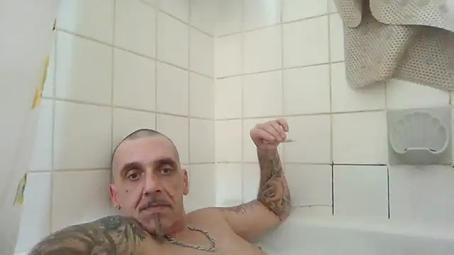 CandiedPompano online show from 09/28/25, 03:56