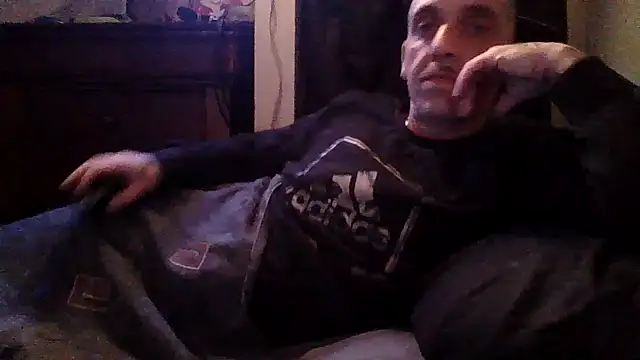 CandiedPompano online show from 10/03/25, 04:15