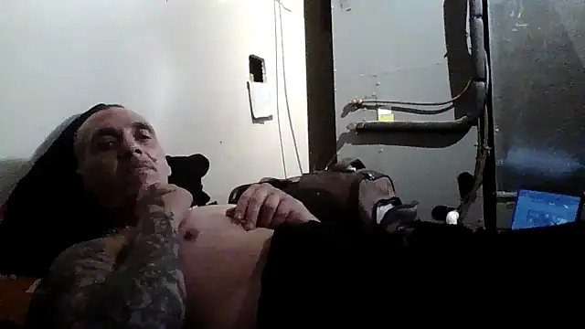 CandiedPompano online show from 10/20/25, 03:56