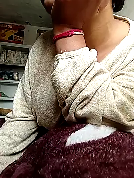 Snapshot of ruhi2003 chatting on 12/02/24, 04:20 ruhi2003 online show from 12/02/24, 04:20