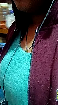 Snapshot of ruhi2003 chatting on 12/16/24, 03:40 ruhi2003 online show from 12/16/24, 03:40