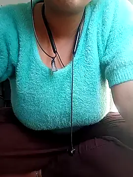 Snapshot of ruhi2003 chatting on 01/24/25, 10:11 ruhi2003 online show from 01/24/25, 10:11