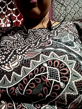 Snapshot of ruhi2003 chatting on 01/27/25, 05:58 ruhi2003 online show from 01/27/25, 05:58