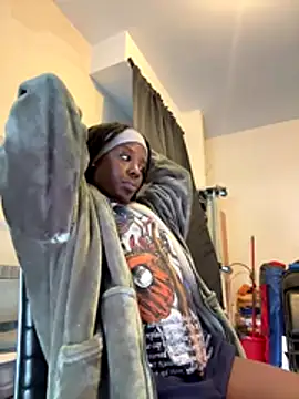 Snapshot of choclatepeaach chatting on 10/31/25, 02:40 choclatepeaach online show from 10/31/25, 02:40