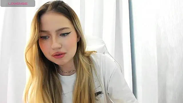 Snapshot of StefaTaylor chatting on 12/08/24, 08:36 StefaTaylor online show from 12/08/24, 08:36