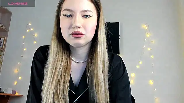 Snapshot of StefaTaylor chatting on 03/07/25, 10:24 StefaTaylor online show from 03/07/25, 10:24