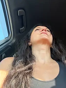 -OLYA- online show from 10/17/25, 10:18