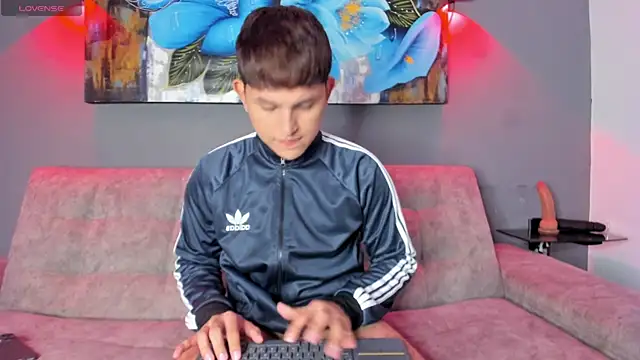 Snapshot of Lyam_ap chatting on 11/18/25, 04:50 Lyam ap online show from 11/18/25, 04:50