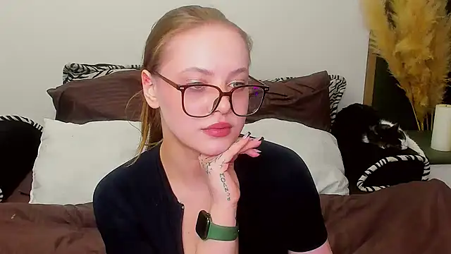 Snapshot of rora_skyline chatting on 02/18/26, 02:13 rora skyline online show from 02/18/26, 02:13