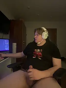 Snapshot of big_boy163 chatting on 02/12/26, 06:03 big boy163 online show from 02/12/26, 06:03