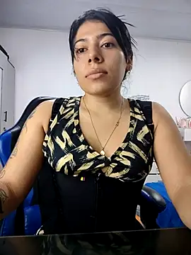 Snapshot of Caro_kitty- chatting on 12/19/25, 03:08 Caro kitty- online show from 12/19/25, 03:08