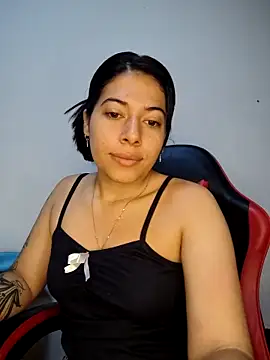 Snapshot of Caro_kitty- chatting on 03/10/26, 12:32 Caro kitty- online show from 03/10/26, 12:32