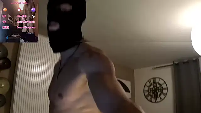 Snapshot of ApollonFit_x69 chatting on 10/14/25, 11:05 ApollonFit x69 online show from 10/14/25, 11:05