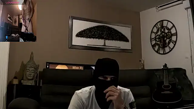 Snapshot of ApollonFit_x69 chatting on 11/13/25, 12:31 ApollonFit x69 online show from 11/13/25, 12:31