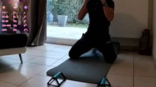 Snapshot of ApollonFit_x69 chatting on 11/17/25, 03:51 ApollonFit x69 online show from 11/17/25, 03:51