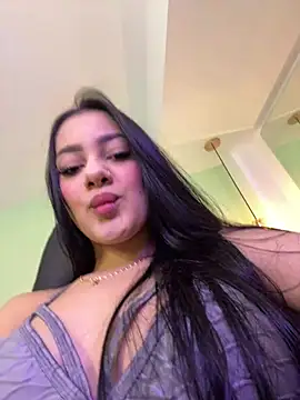 Snapshot of mallie_quinn chatting on 12/28/24, 01:38 mallie quinn online show from 12/28/24, 01:38