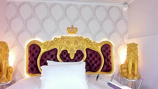 KendralHolson online show from 10/09/25, 04:43