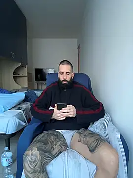 Snapshot of Gioeltoro89 chatting on 02/12/26, 04:02 Gioeltoro89 online show from 02/12/26, 04:02