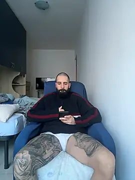 Snapshot of Gioeltoro89 chatting on 03/16/26, 04:33 Gioeltoro89 online show from 03/16/26, 04:33