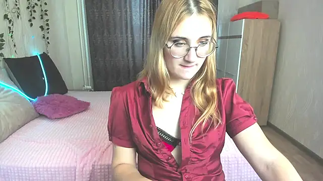 Snapshot of Miss_Elsa_ chatting on 01/22/25, 07:03 Miss Elsa online show from 01/22/25, 07:03