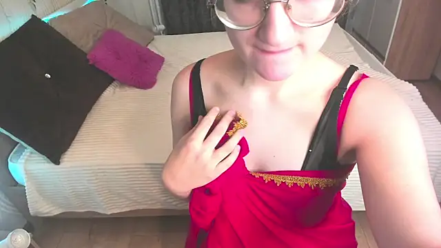 Snapshot of Miss_Elsa_ chatting on 01/25/25, 07:06 Miss Elsa online show from 01/25/25, 07:06