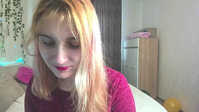 Snapshot of Miss_Elsa_ chatting on 02/10/25, 09:36 Miss Elsa online show from 02/10/25, 09:36