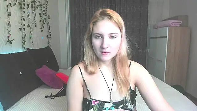 Snapshot of Miss_Elsa_ chatting on 02/11/25, 02:35 Miss Elsa online show from 02/11/25, 02:35