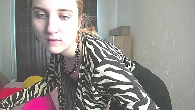 Snapshot of Miss_Elsa_ chatting on 02/14/25, 03:43 Miss Elsa online show from 02/14/25, 03:43