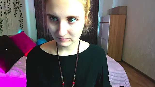 Snapshot of Miss_Elsa_ chatting on 02/15/25, 03:52 Miss Elsa online show from 02/15/25, 03:52