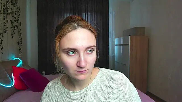 Snapshot of Miss_Elsa_ chatting on 02/18/25, 03:21 Miss Elsa online show from 02/18/25, 03:21