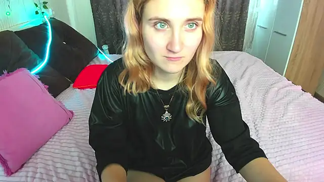 Snapshot of Miss_Elsa_ chatting on 02/20/25, 09:44 Miss Elsa online show from 02/20/25, 09:44