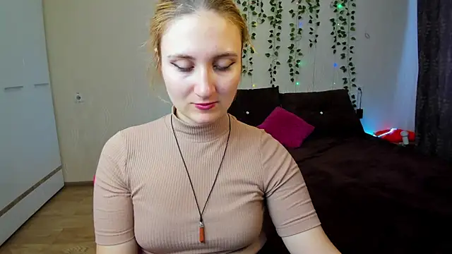 Snapshot of Miss_Elsa_ chatting on 03/10/25, 02:50 Miss Elsa online show from 03/10/25, 02:50