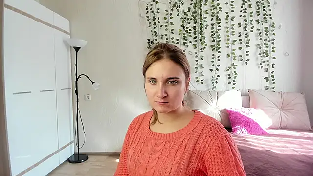 Snapshot of Miss_Elsa_ chatting on 09/23/25, 04:37 Miss Elsa online show from 09/23/25, 04:37