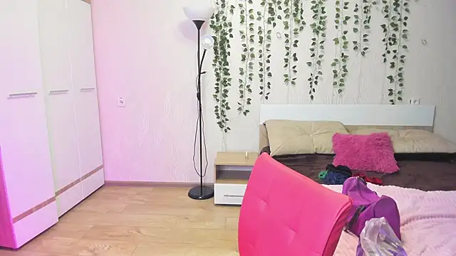 Snapshot of Miss_Elsa_ chatting on 10/03/25, 01:24 Miss Elsa online show from 10/03/25, 01:24