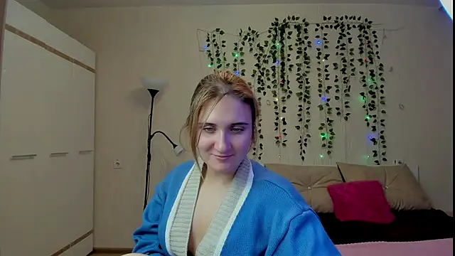 Snapshot of Miss_Elsa_ chatting on 10/14/25, 01:34 Miss Elsa online show from 10/14/25, 01:34