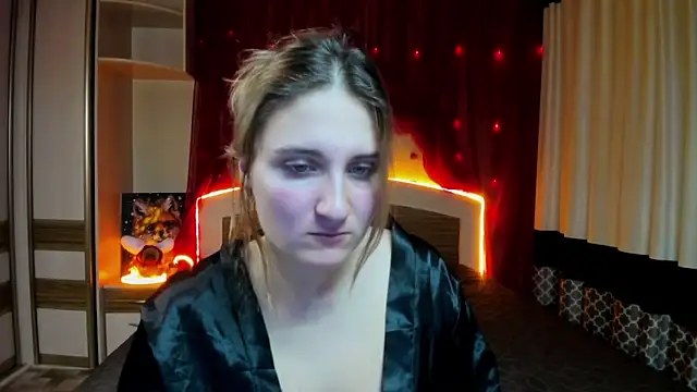 Snapshot of Miss_Elsa_ chatting on 12/15/25, 01:15 Miss Elsa online show from 12/15/25, 01:15