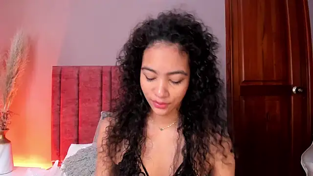 AntonellaHall  online show from 11/21/25, 12:04