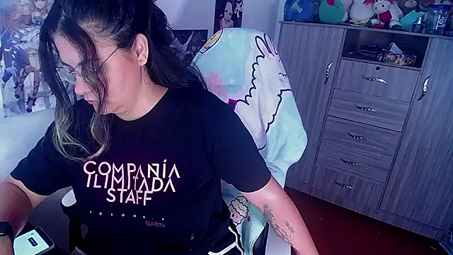 Snapshot of gigiqueen_18 chatting on 12/05/24, 01:28 gigiqueen 18 online show from 12/05/24, 01:28