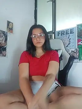 gigiqueen 18 online show from 05/13/26, 03:31