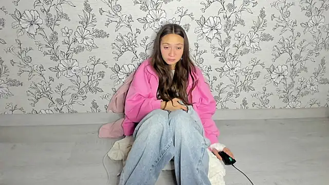 EllaSky xoxo online show from 10/19/25, 10:32